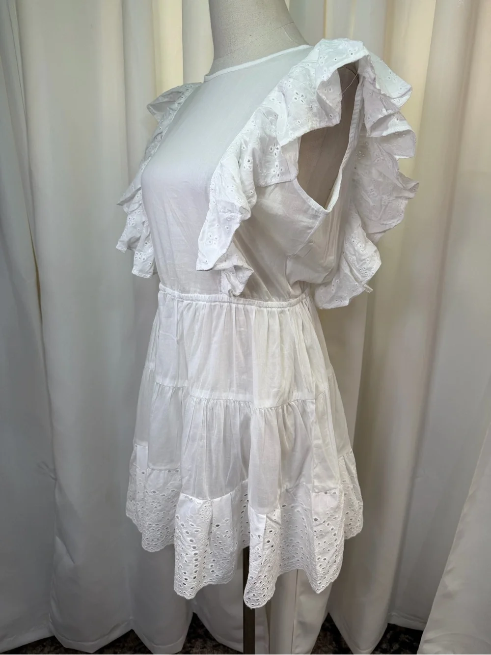 NWT Aqua Swim ‘Eyelet Flutter Swim Coverup Mini Dress’ in White Size Medium